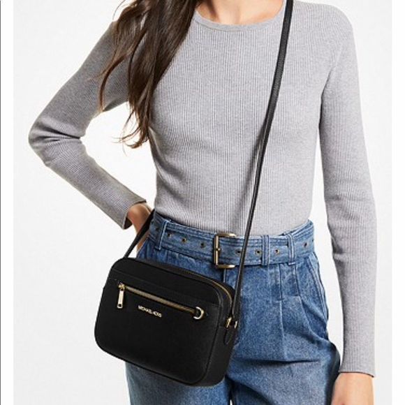 ‼️ ONE DAY SALE 100$ Michael Kors large chain Crossbody - Picture 13 of 13